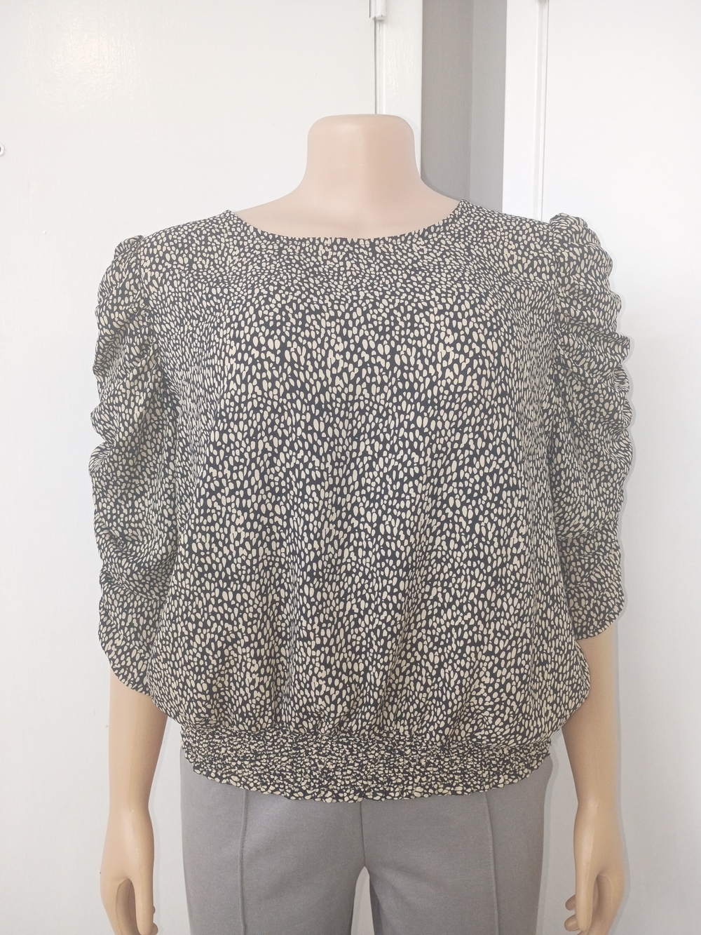 Adrianna Papell Black & Cream Printed Puff-Sleeve Blouse